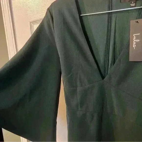 Lulus Glimpse of Glamour Forest Green Bell Sleeve Bodycon Dress Size Small NWT - Picture 3 of 6